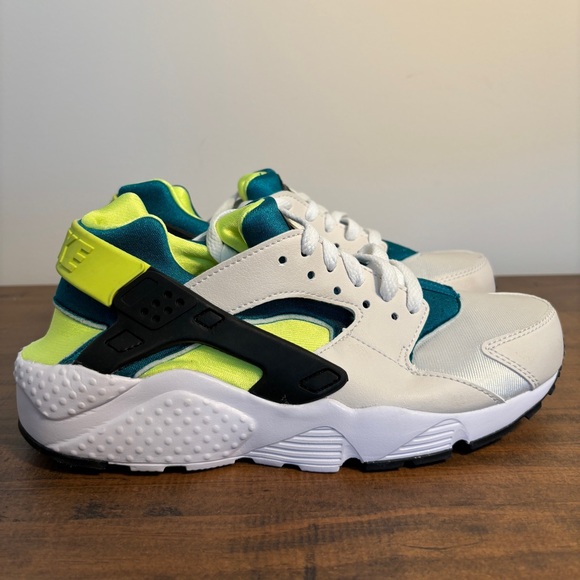 Nike Shoes - Nike Air Huarache Run Sneakers Shoes 654275-045 Size 6Y / 7.5 Women